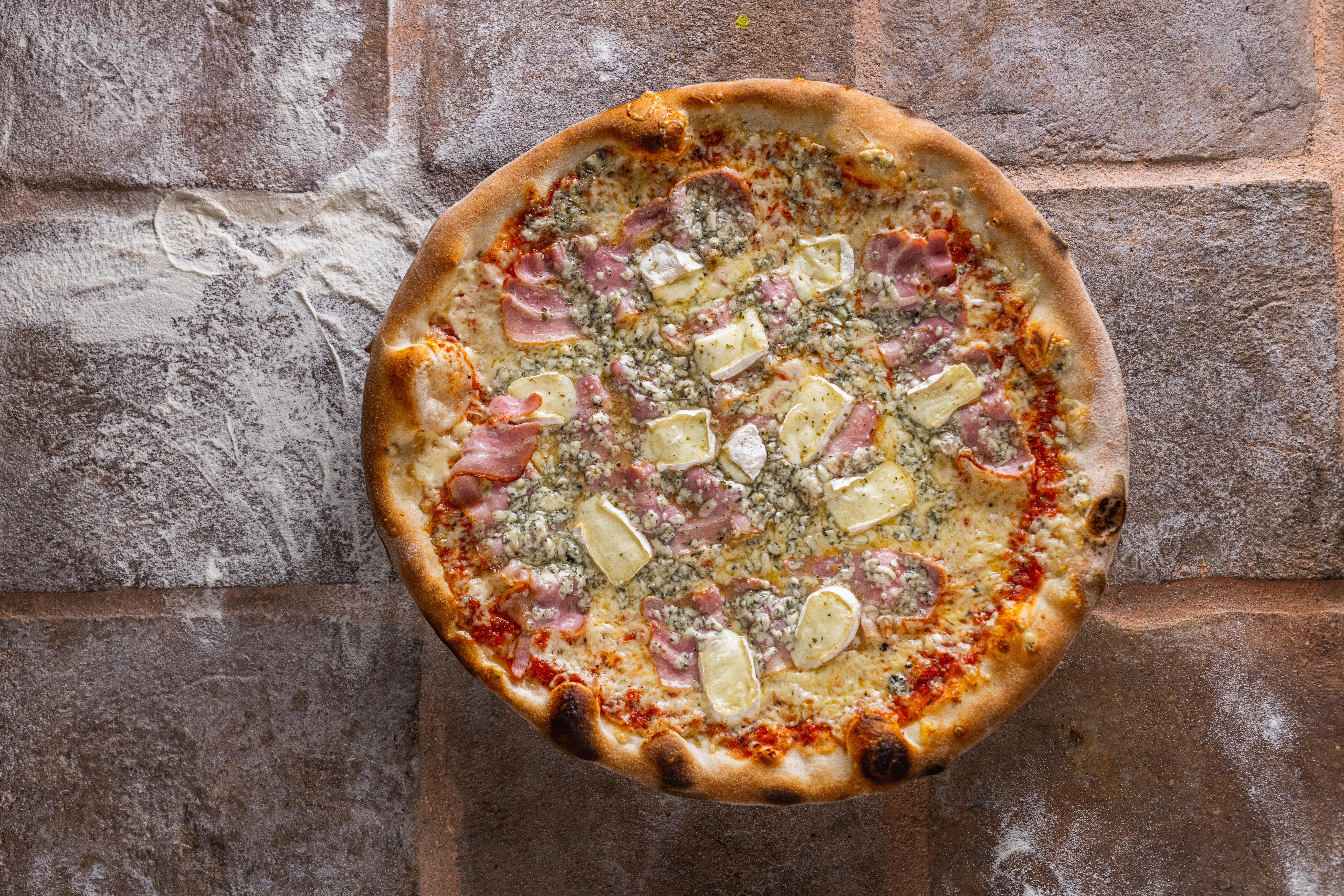 pleasurepub_highres@oldrichhrb-19 Pizza: PANCETTA